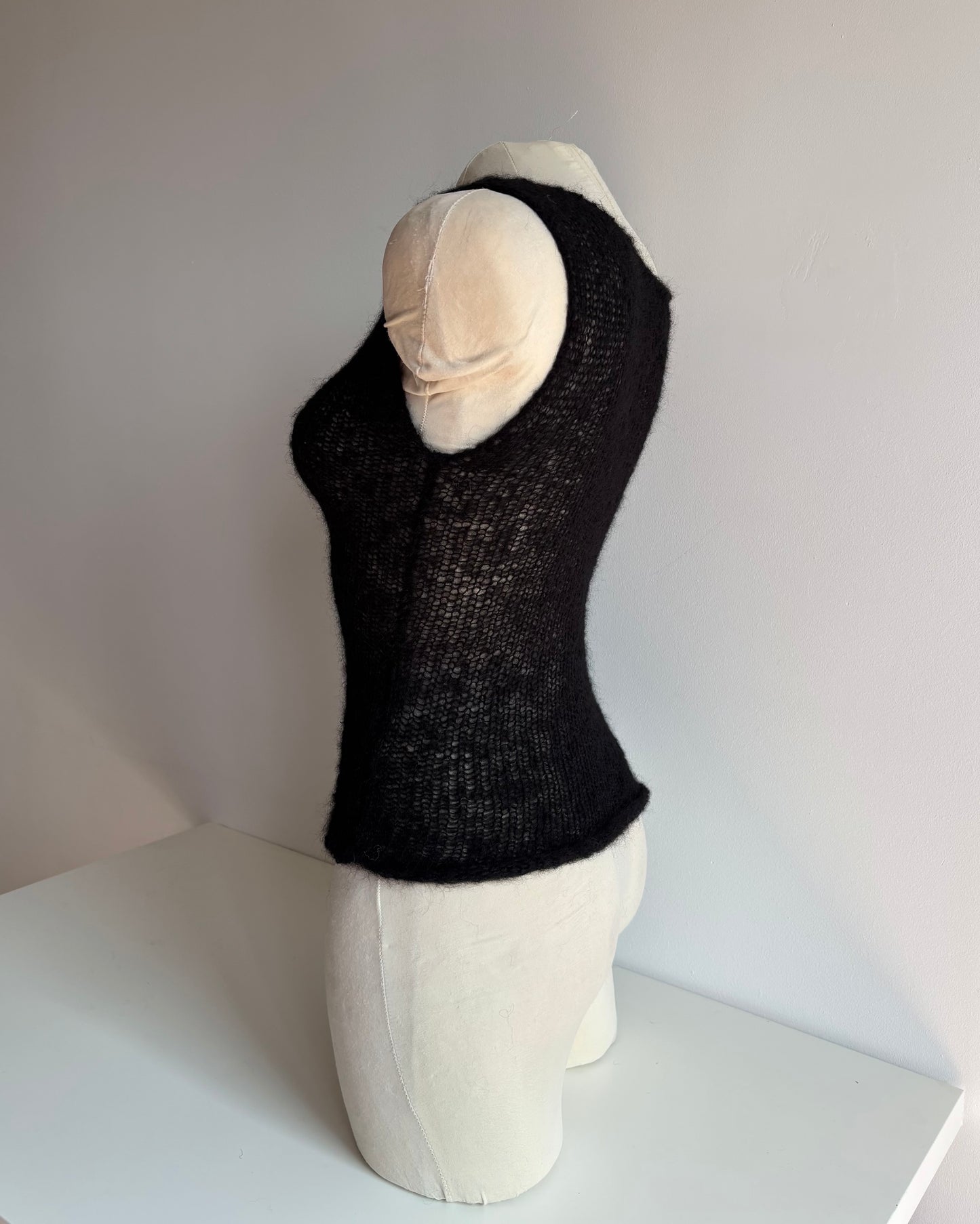 SPLIT SKIN TOP