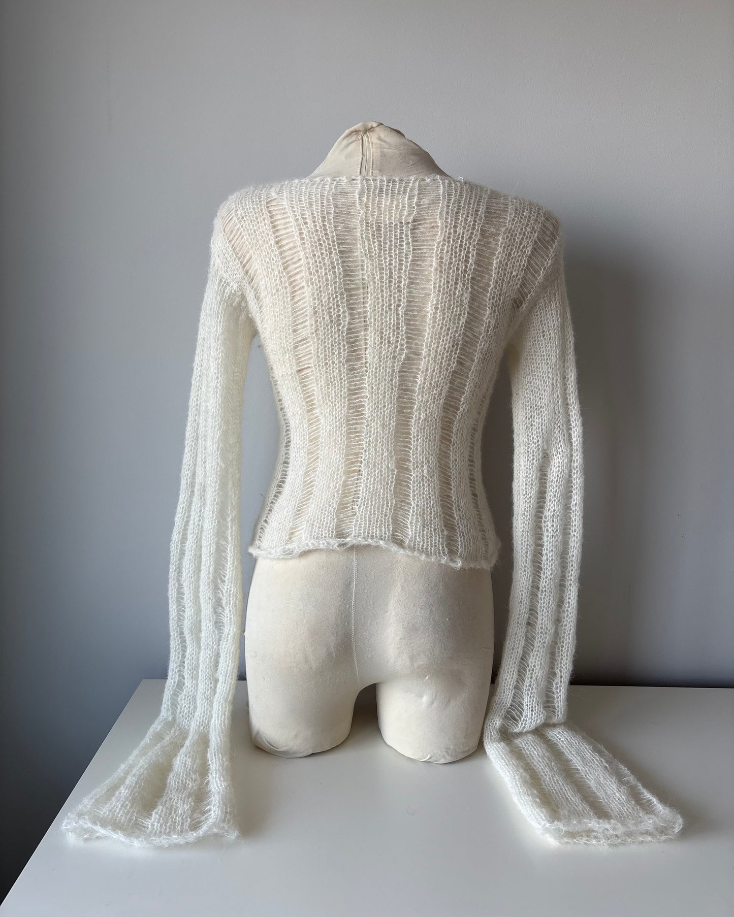 BEIGE DISTRESSED SWEATER