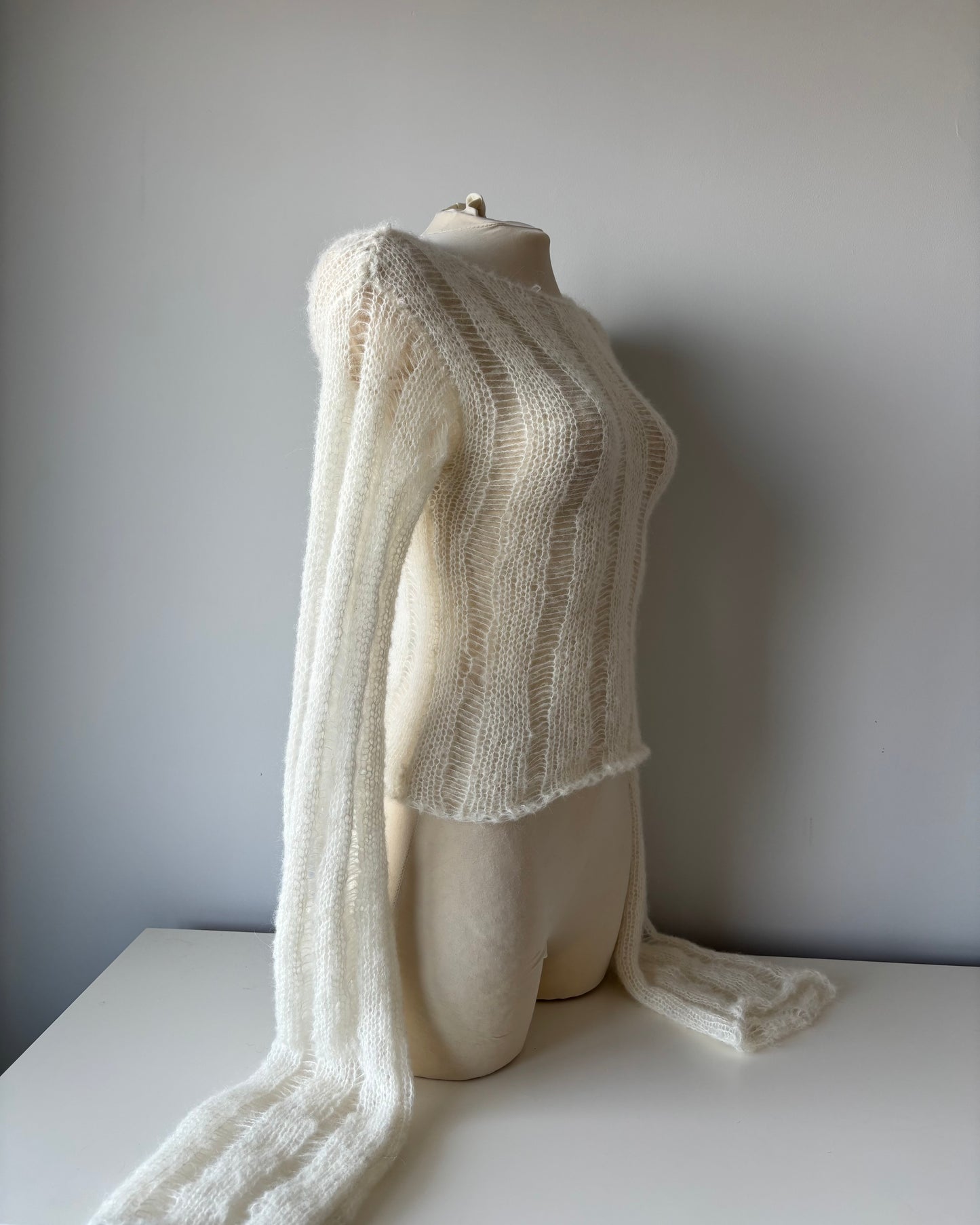 BEIGE DISTRESSED SWEATER