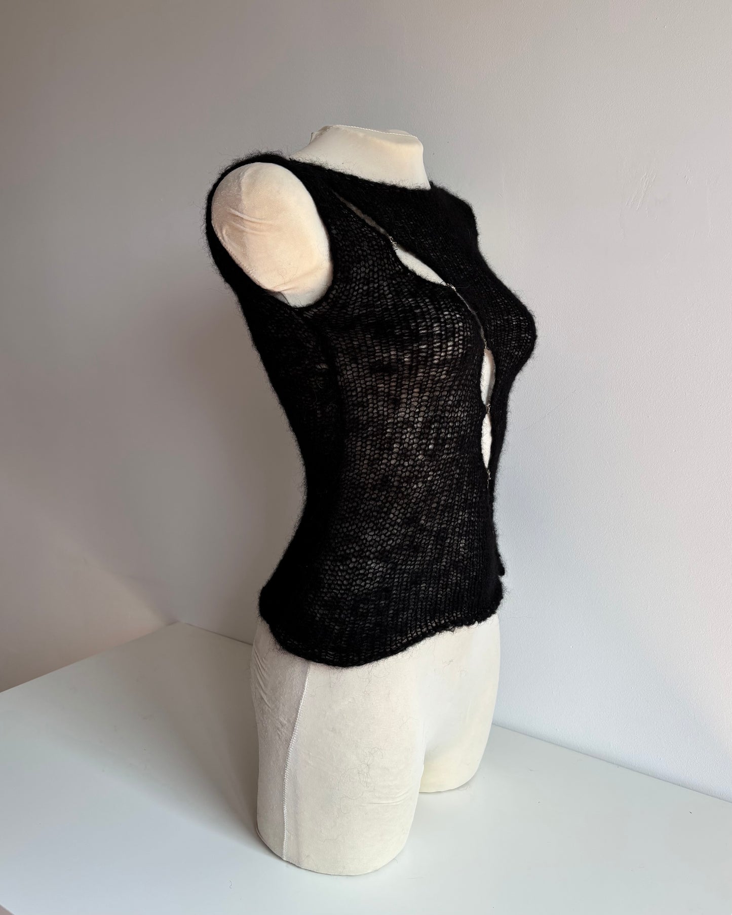 SPLIT SKIN TOP