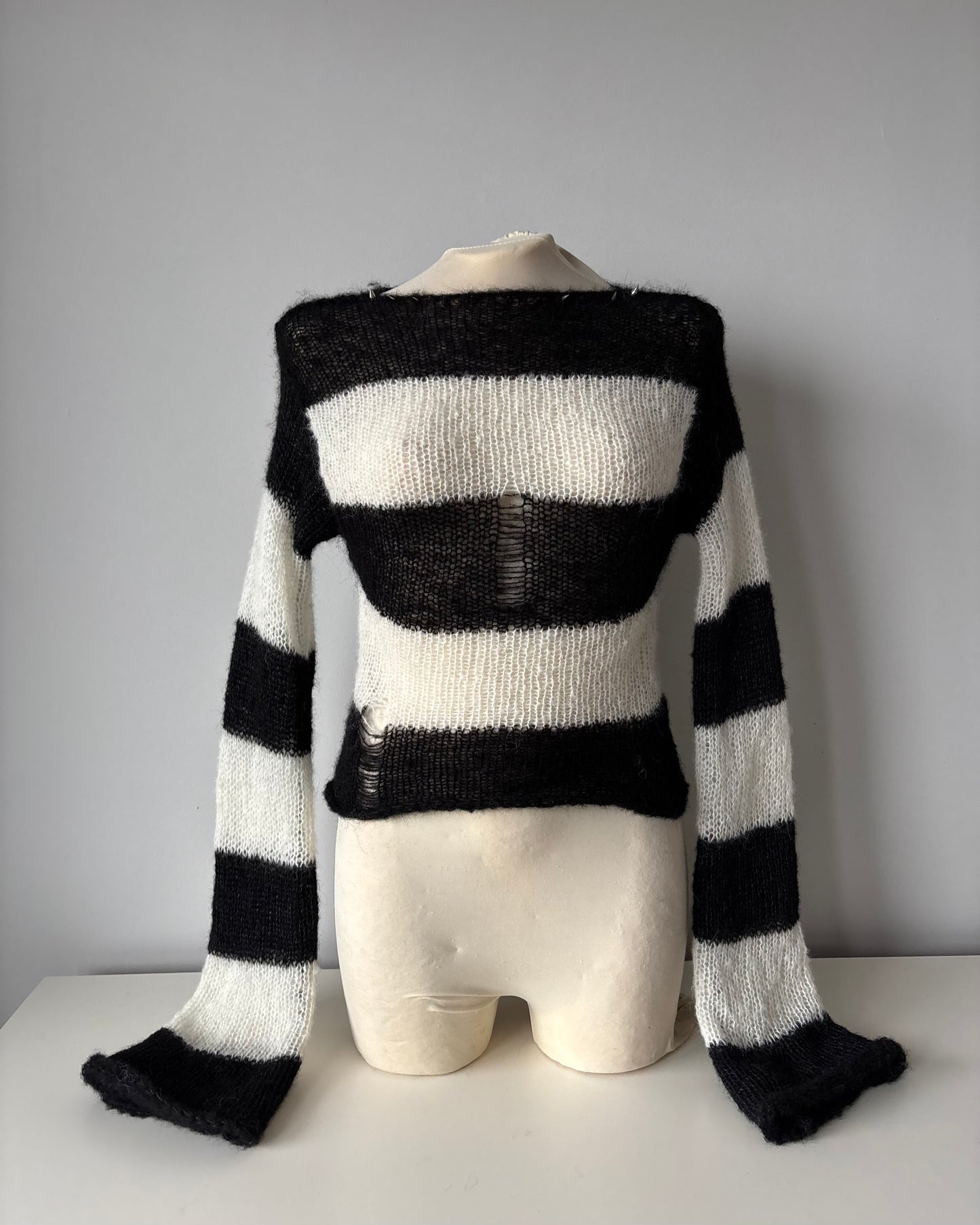 03 STRIPED SWEATER