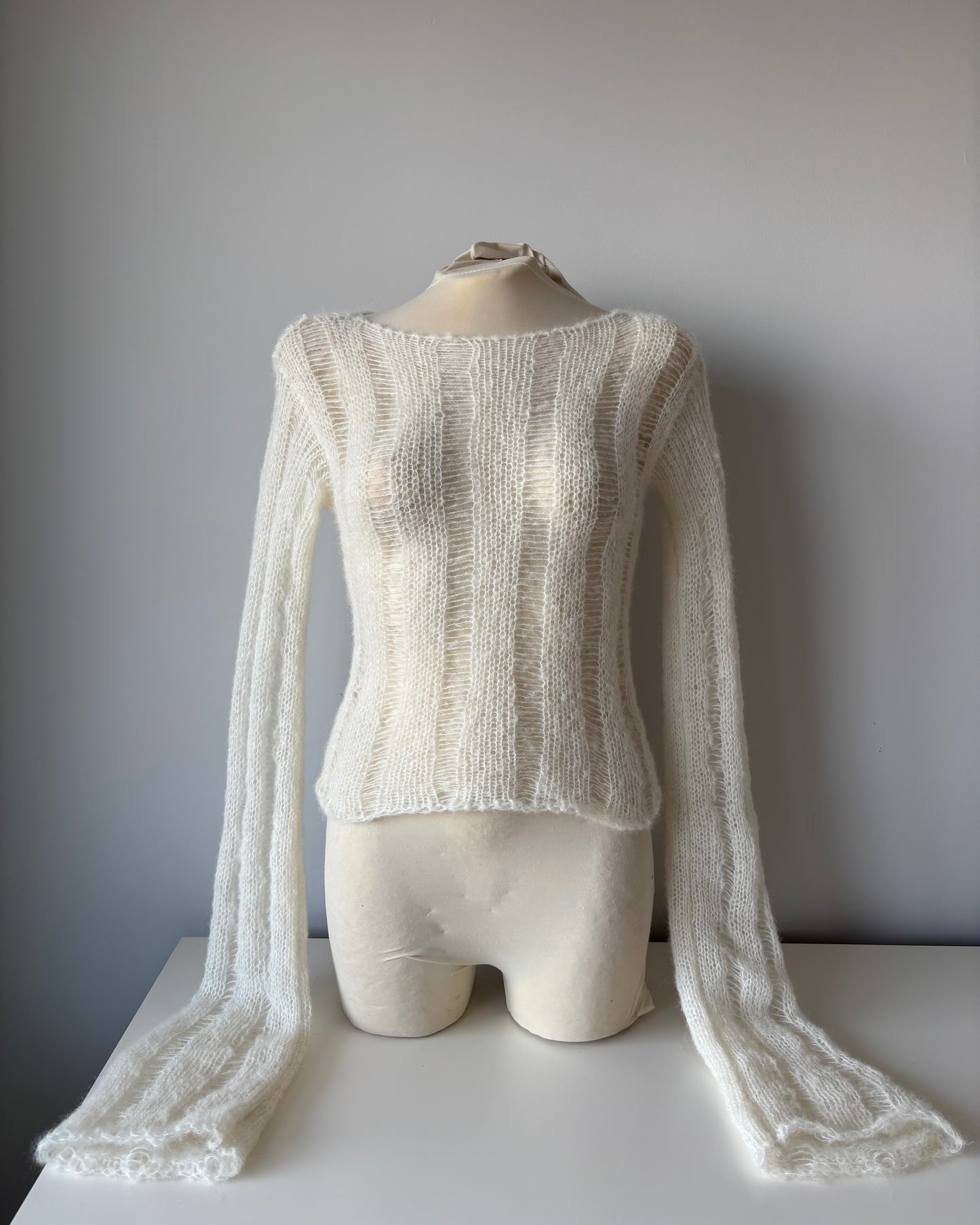 BEIGE DISTRESSED SWEATER