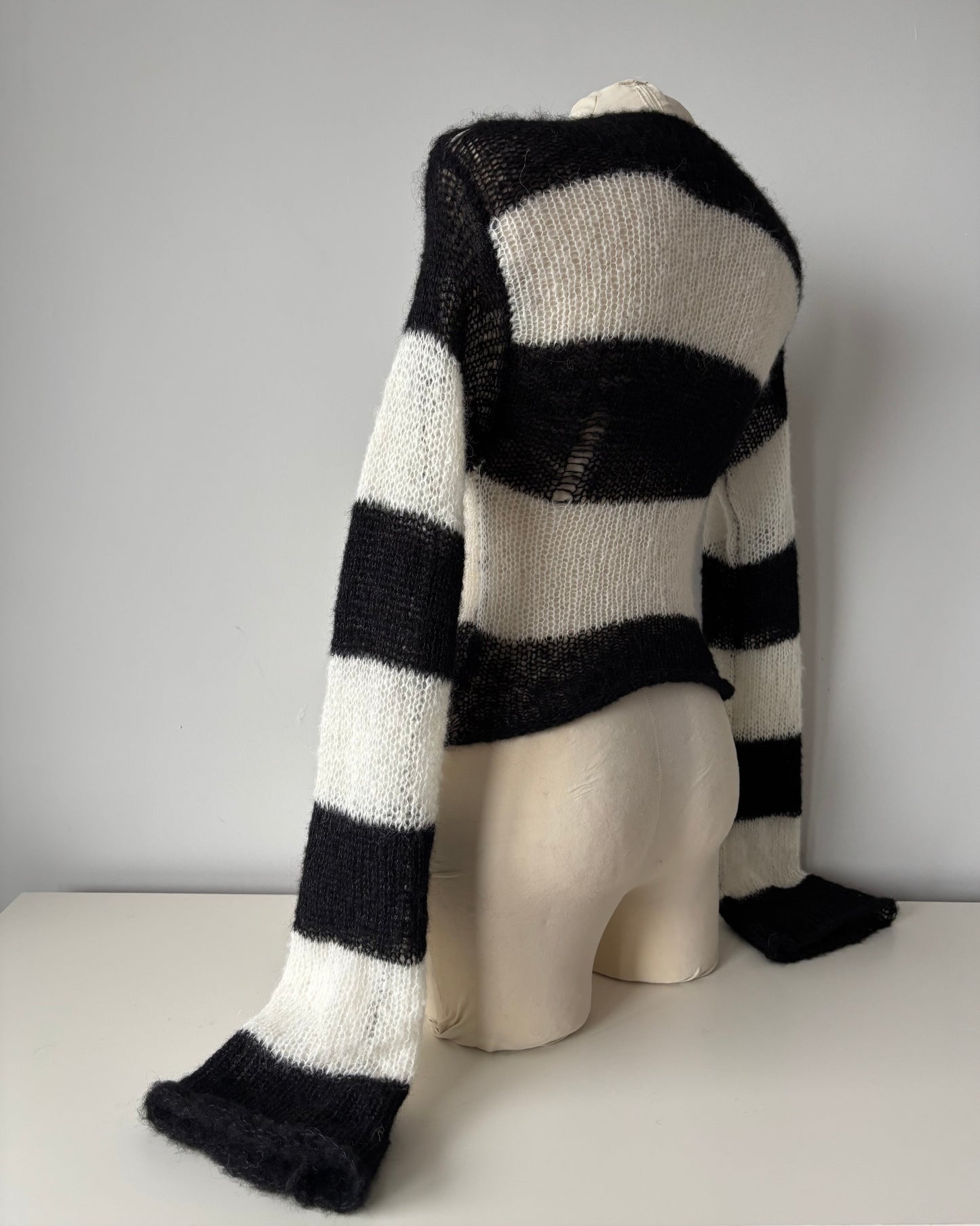 03 STRIPED SWEATER