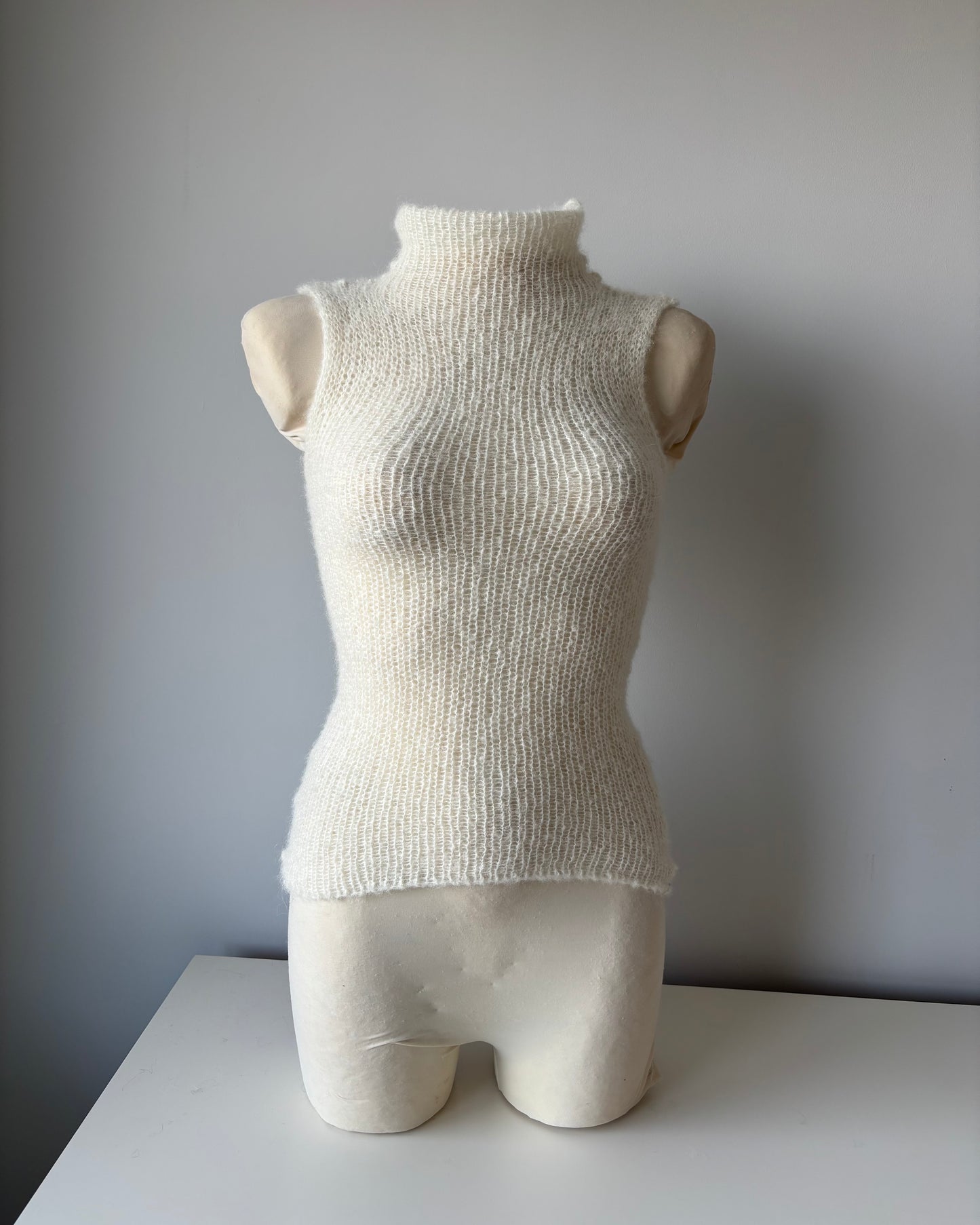 SHEER PLAIN TURTLENECK