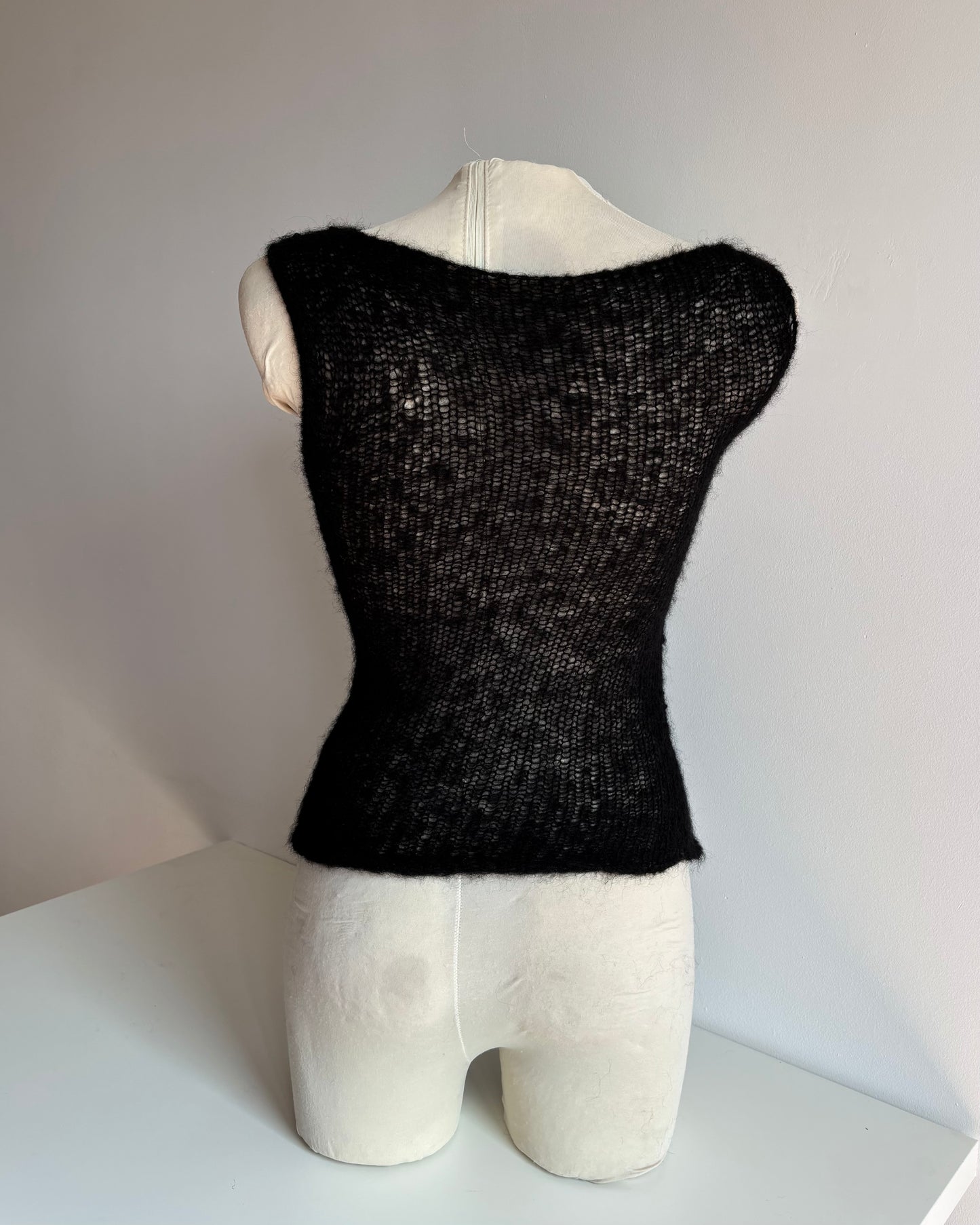 SPLIT SKIN TOP