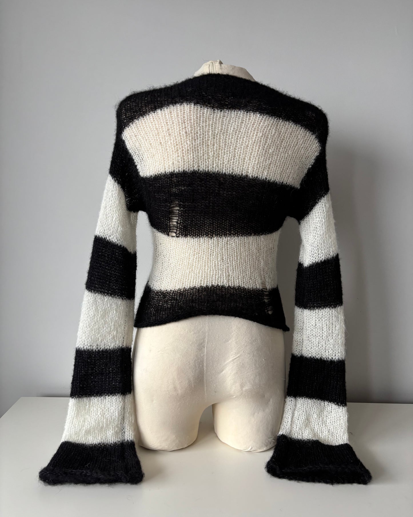 03 STRIPED SWEATER