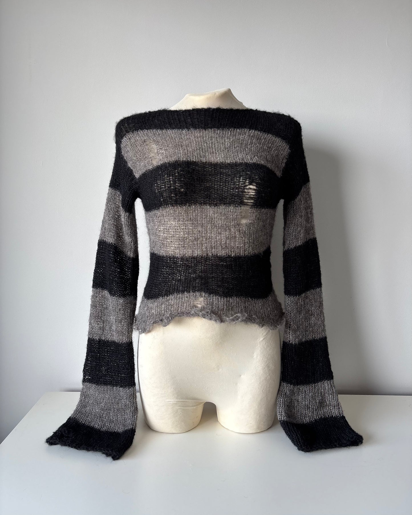01 STRIPED SWEATER