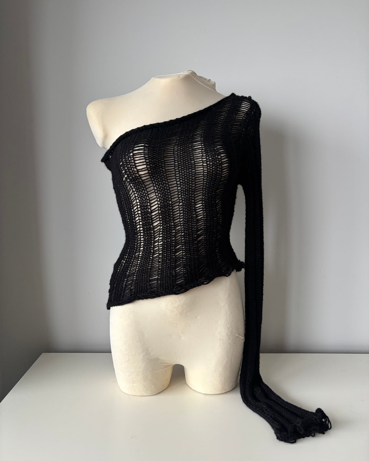 ONE-SLEEVE ALPACA SWEATER