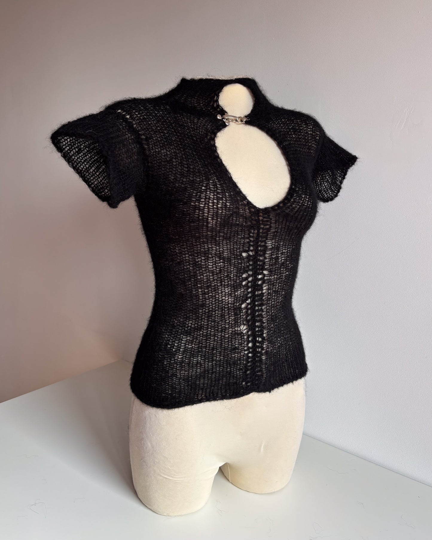 CUT TOP