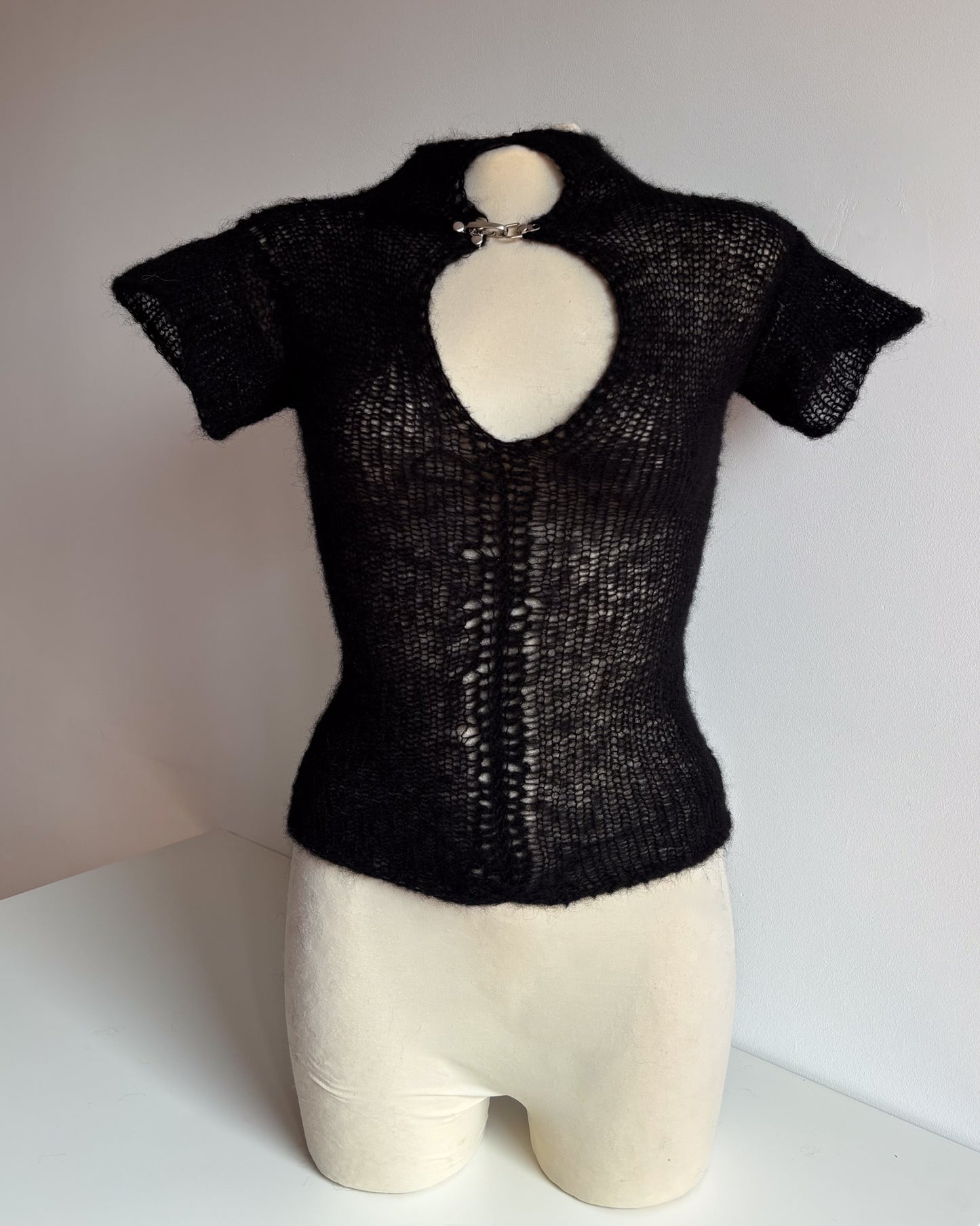 CUT TOP