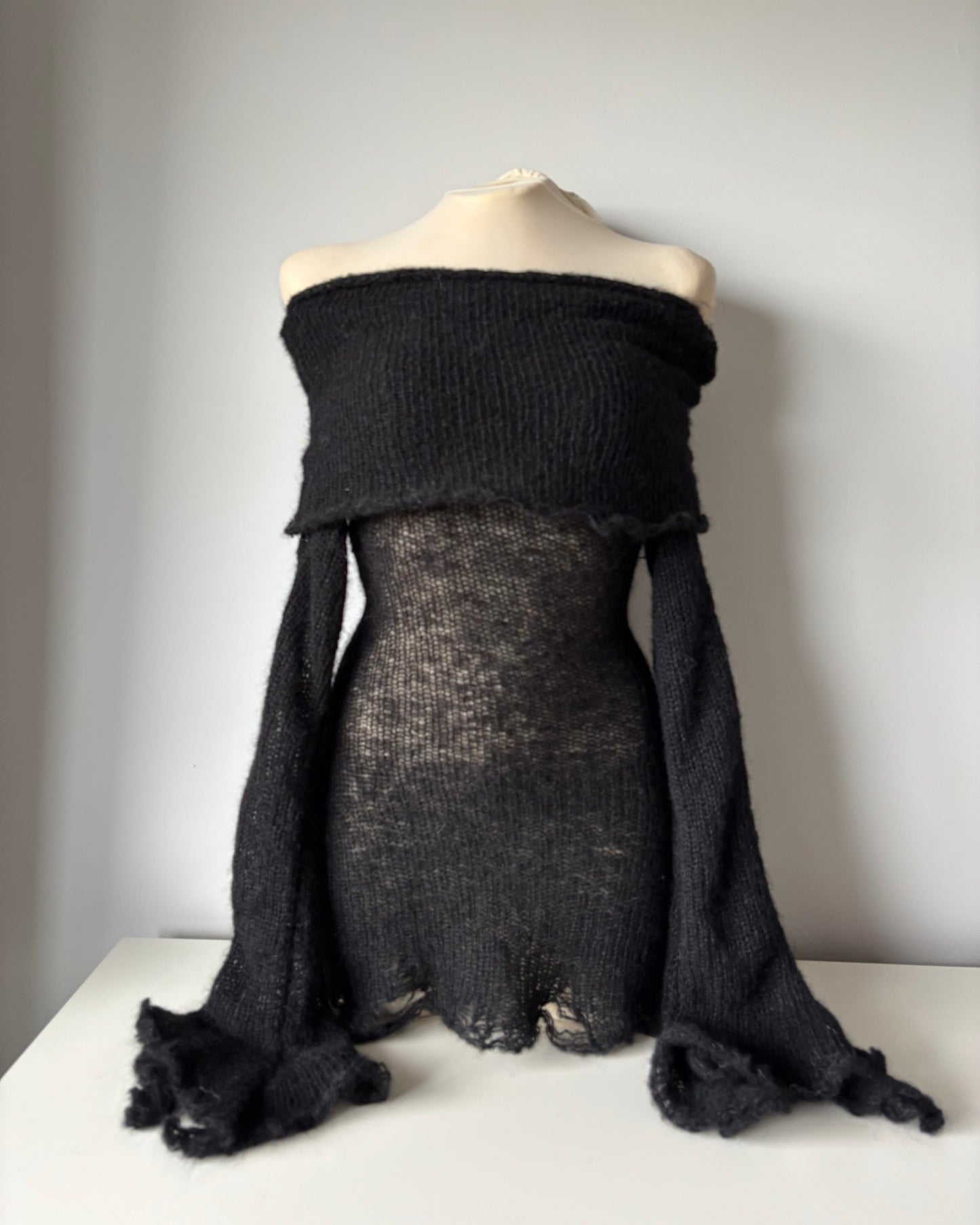 OFF-SHOULDER BLACK DRESS