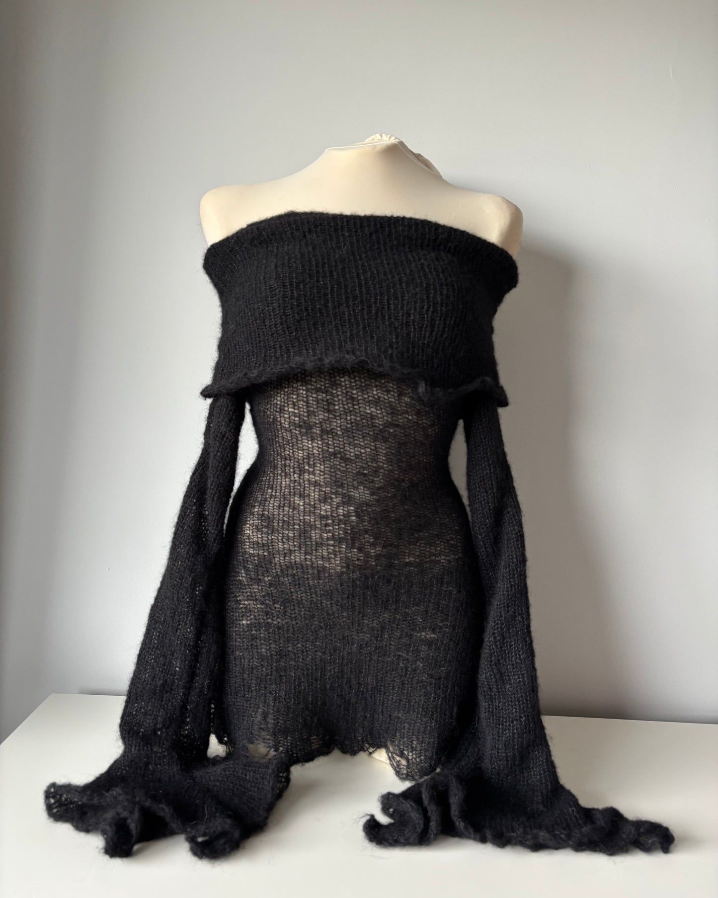 OFF-SHOULDER BLACK DRESS